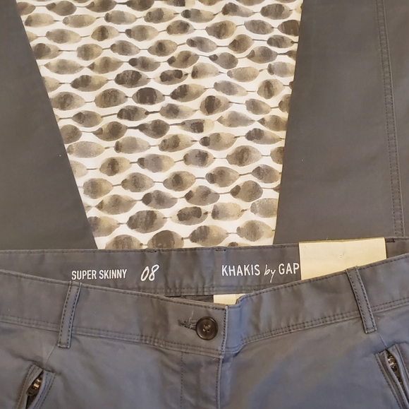 GAP Women's Khakis - Picture 5 of 8